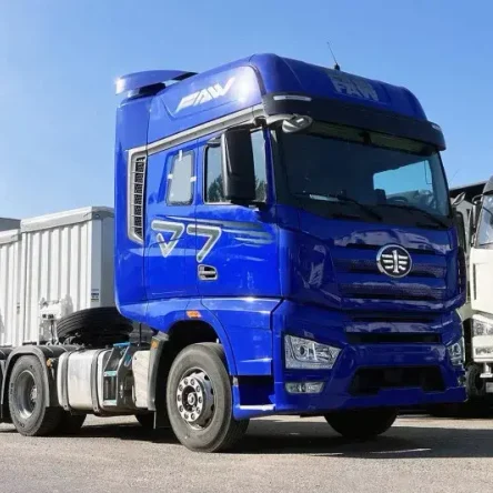 Седельный тягач FAW J7 6x2